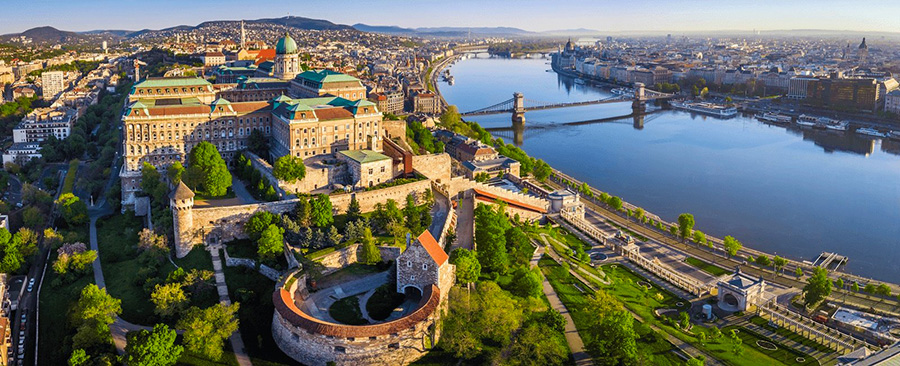 Day trip from Vienna to Budapest. Sightseeing with minivan and English speaking private driver Come and explore Budapest, especially that the Hungarian capital was voted the most affordable destination in Europe by the British Daily Mail! Day trip from Vienna to Budapest with minivan with Hungarian, English, German speaking private driver and guide.