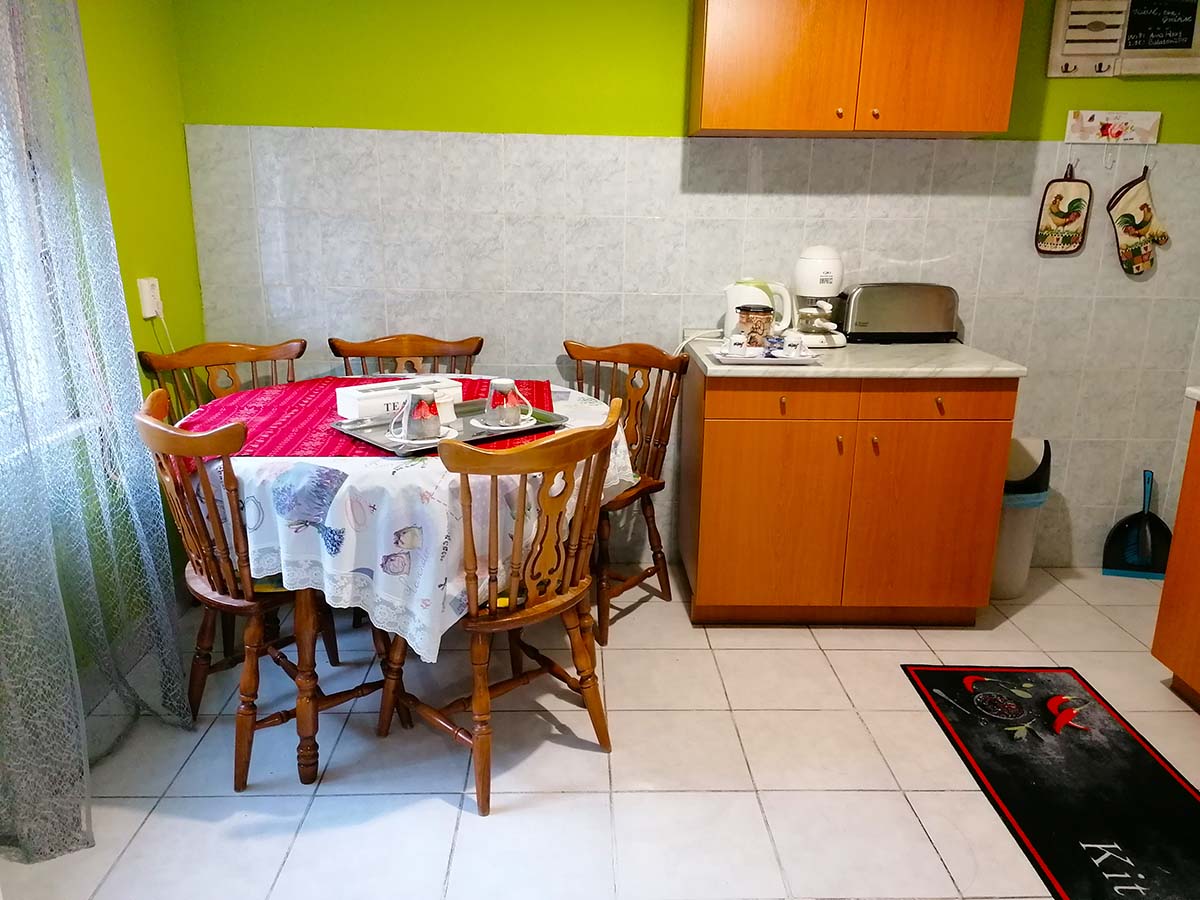 Kitchen: fridge (150 l), cutlery, microwave, electric kettle, gas stove, coffee machine, tableware, glasses (from coffee cups to wine glasses), pots