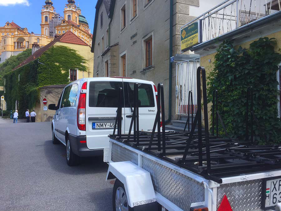 Transfer Minibus + Fahrradanhänger Ungarn - Österreich, Deutschland der Donau entlang - Fahrrad Transport  Budapest - Wien, Klosterneuburg, Wachau, Tulln, Krems, Dürnstein, Sankt Pölten, Melk, Ybbs, Amstetten, Linz, Passau. - Auslandsfahrten von und nach Ungarn, Budapest, Plattensee und touristische Destinationen in Mittel-Europa: Budapest, Wien, Bratislava, Graz, Zagreb Salzburg, Prag, Český Krumlov, Brno, Plitvice, Rijeka, Ljubljana, Bled, Maribor, Triest, Venedig, Garda-See, Lido di Jesolo, Passau, München, Dresden ... usw.