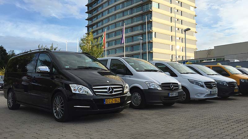 - Balaton Minibus Transfer Service. Minibus Zamárdi, Balaton Sound, Szántód, Balatonföldvár, Kőröshegy, Balatonendréd. – Minivan taxi, which is only allowed for the transportion of the maximum of 6 - 8 passengers according to the law. With even more space and luggage-rack, it is really comfortable for long trips, airport transfers, hotel transfers, international transport with English speaking driver. Fully air-conditioned premium category, especially for smaller groups. We accept payment by bankcards. Our main destinations: Budapest, Budapest Airport - Lake Balaton, Zamárdi, Balaton Sound, Szántód, Balatonföldvár, Kőröshegy, Balatonendréd.