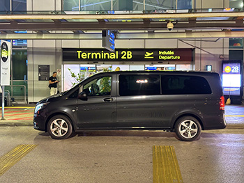 - Repülőtéri transzfer Budapest Liszt Ferenc Airport és Siófok / Balaton között mindkét irányban. Nemzetközi transzferek (Bécs Schwechat, Graz, Pozsony, Zágráb). Spóroljon 50 százalékot a reptéri transzferen! Kérjen ajánlatot még ma! Amennyiben a repülőtéri transzferét egy meglévő vissza fuvarral össze tudom hangolni, a fuvar árából akár 50 százalék kedvezményt biztosítok Önnek. Repülőtéri transzfer Budapest Liszt Ferenc Airport és Siófok / Balaton között mindkét irányban. Nemzetközi transzferek (Bécs Schwechat, Graz, Pozsony, Zágráb). Spóroljon 50 százalékot a reptéri transzferen! Kérjen ajánlatot még ma! Amennyiben a repülőtéri transzferét egy meglévő vissza fuvarral össze tudom hangolni, a fuvar árából akár 50 százalék kedvezményt biztosítok Önnek.